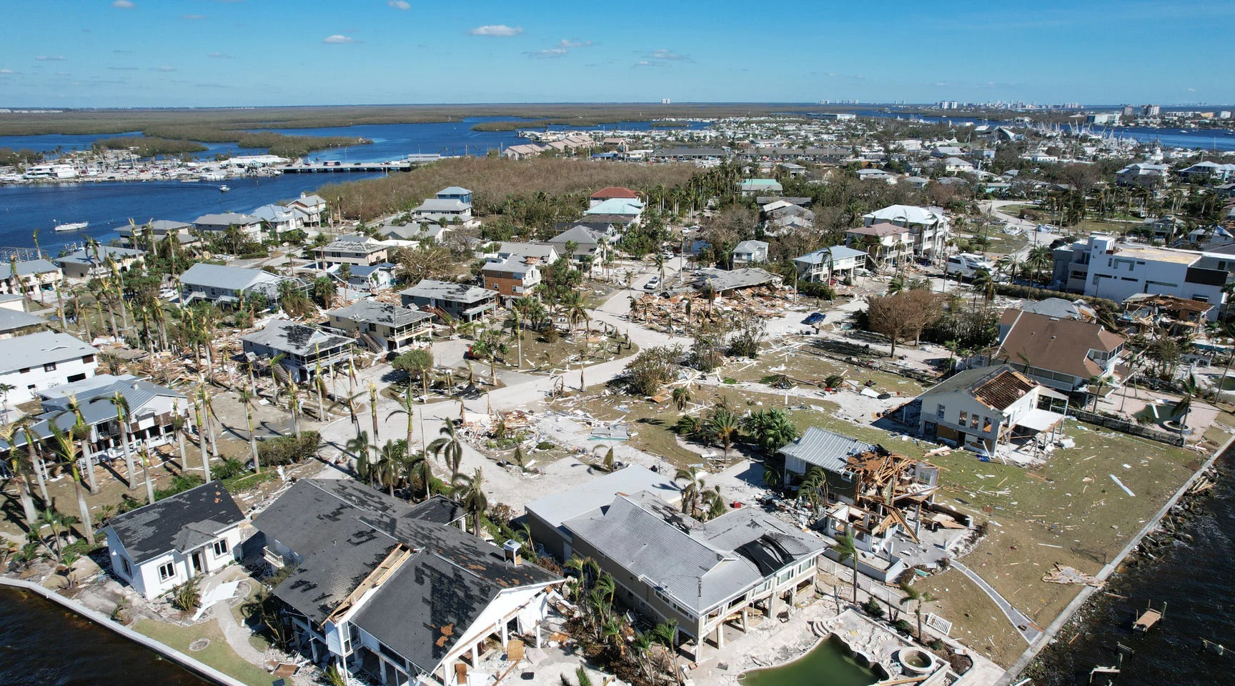 Florida Hurricanes: Better Landscaping Resistance with Mulch, Sand, and Soil